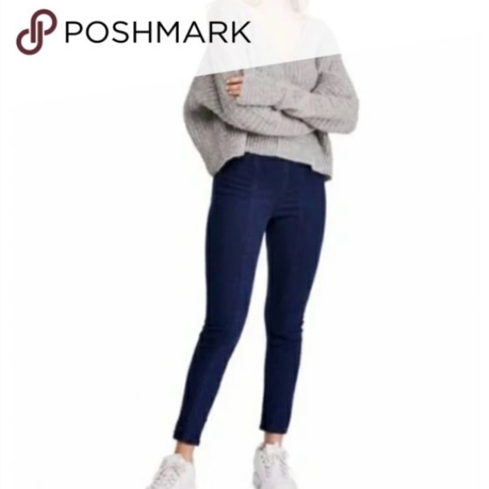 Free People Dark Blue Denim Pull on Skinny Cropped jeans with raw hem, size 27